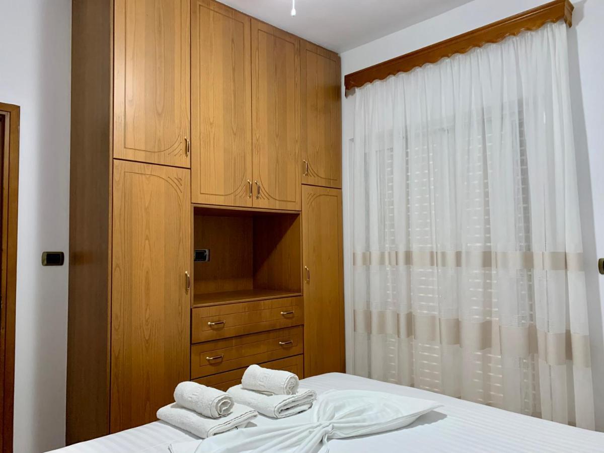Bardhi Apts Sarandë Esterno foto