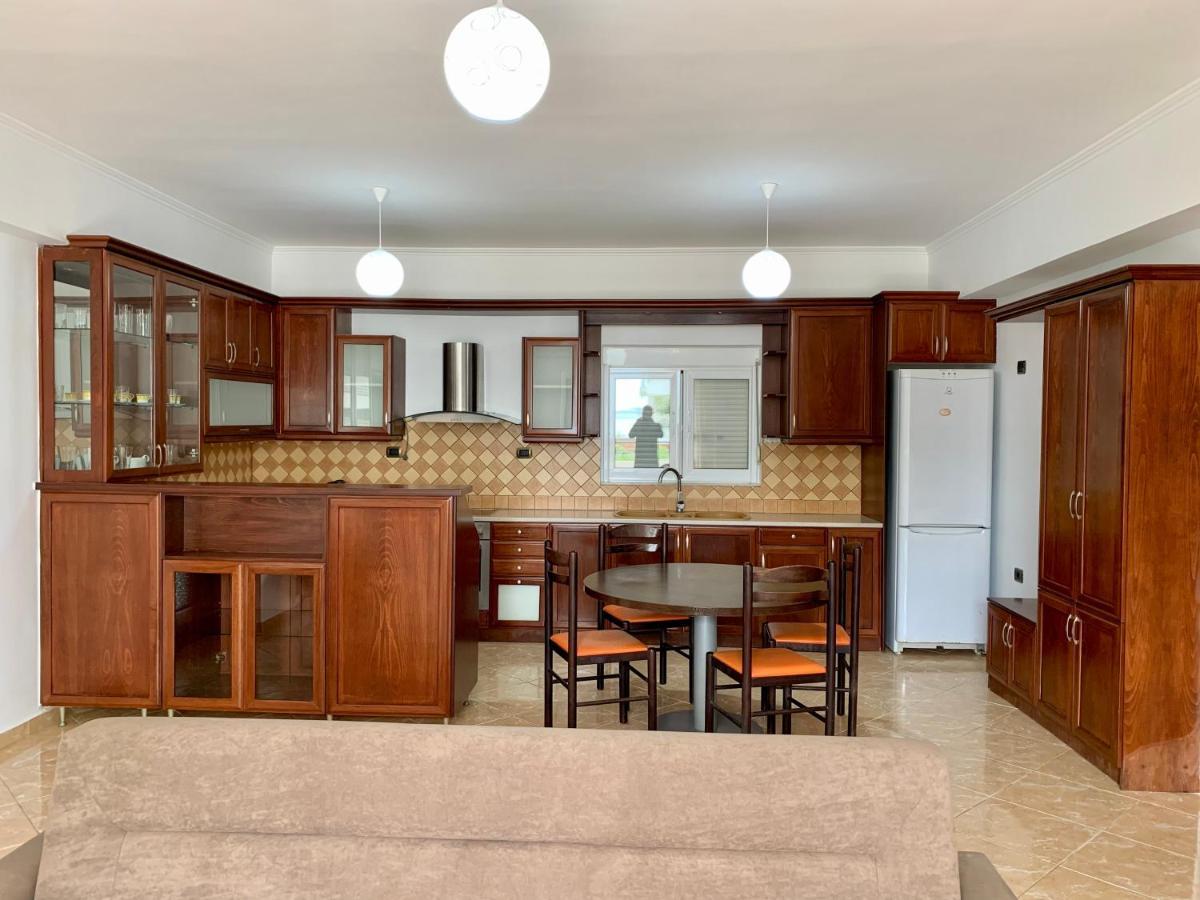 Bardhi Apts Sarandë Esterno foto
