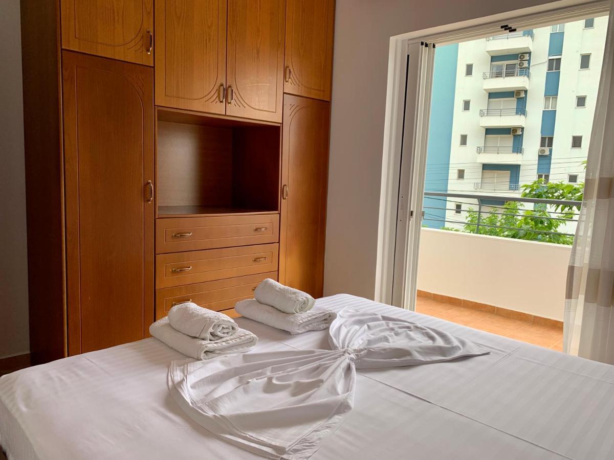 Bardhi Apts Sarandë Esterno foto