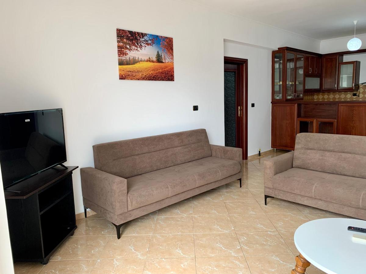 Bardhi Apts Sarandë Esterno foto