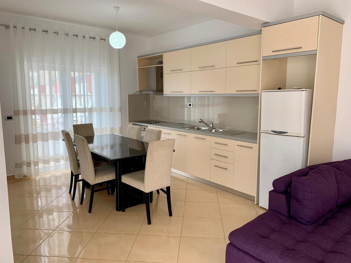 Bardhi Apts Sarandë Esterno foto